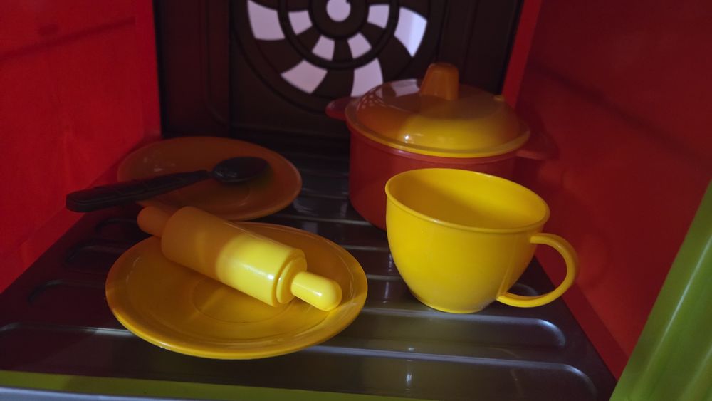 Дитяча кухня іграшкова вживана