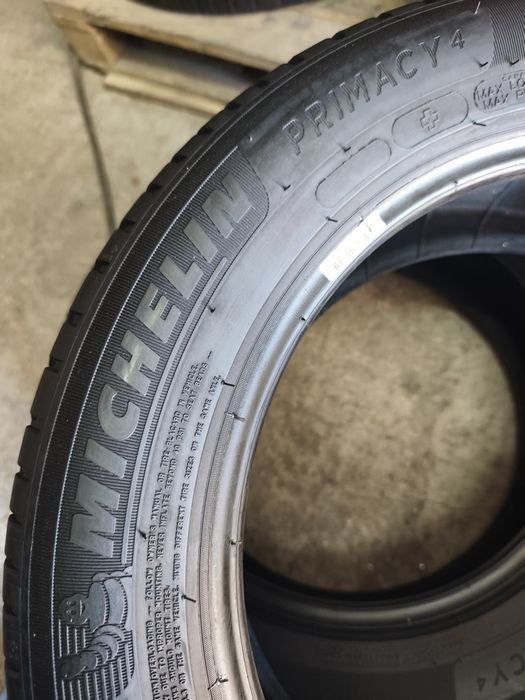 Pneus 205/55r16 Michelin Primacy 4 com 85% piso