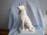 Duża porcelanowa figurka psa