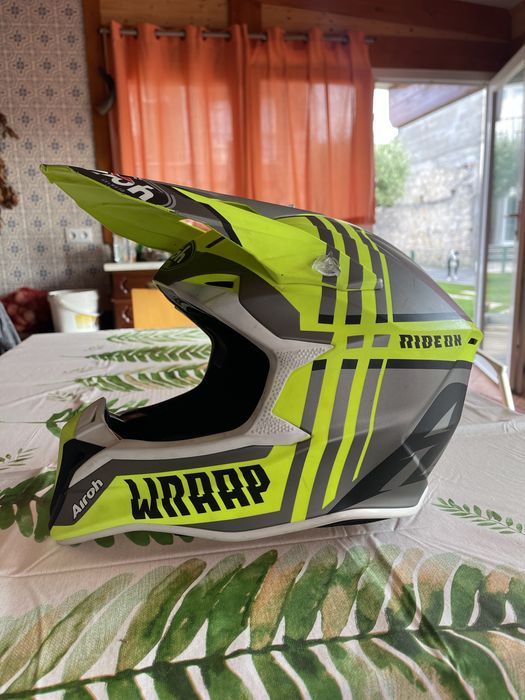 Capacete Airoh Wraap amarelo matt tam M