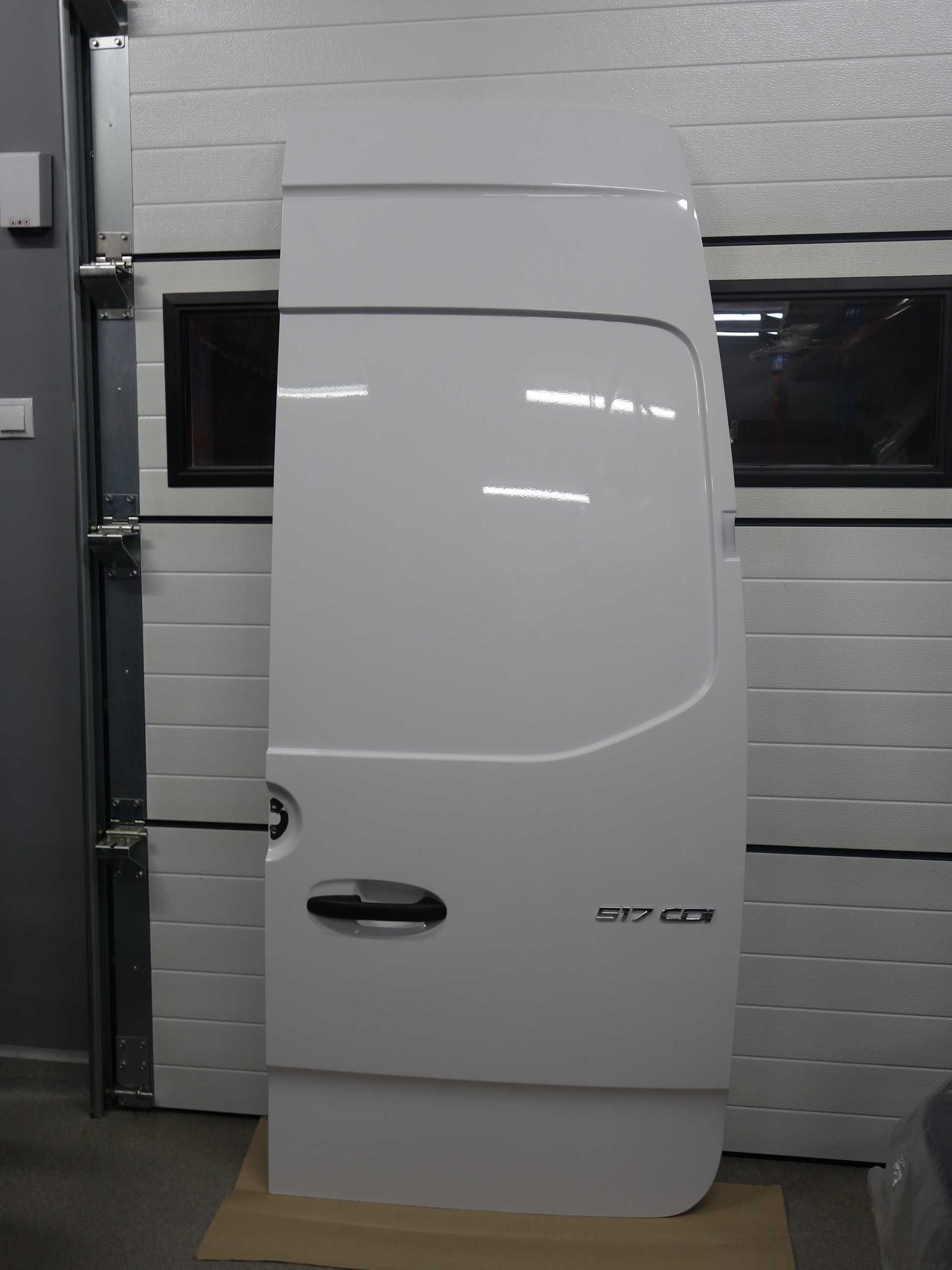 drzwi tylne prawe mercedes sprinter 907 białe