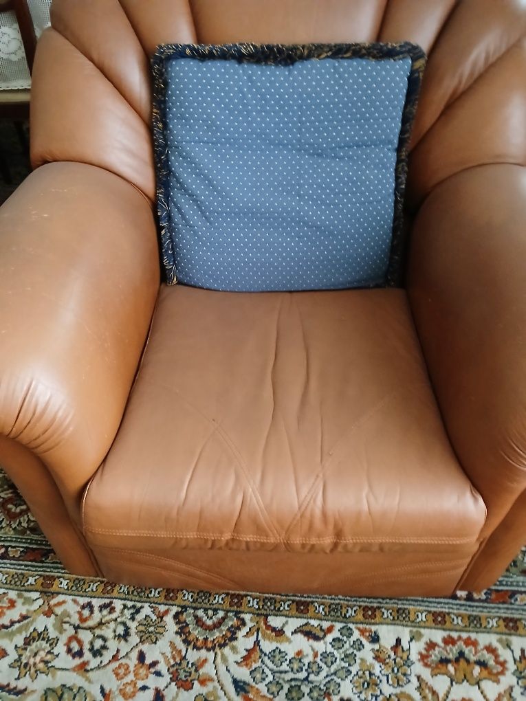 Poltronas e sofá para 3 pessoas