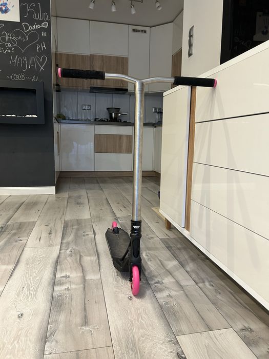 Hulajnoga wyczynowa | Na czesci rowniez