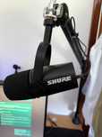 Shure mv7 com suporte