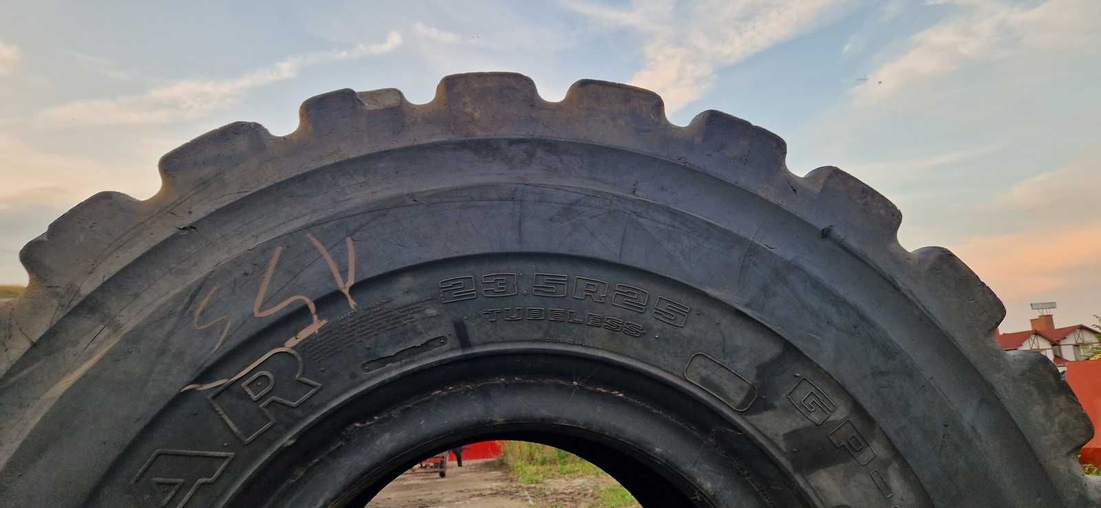 23.5r25 23.5-25 Goodyear 70% bieżnik