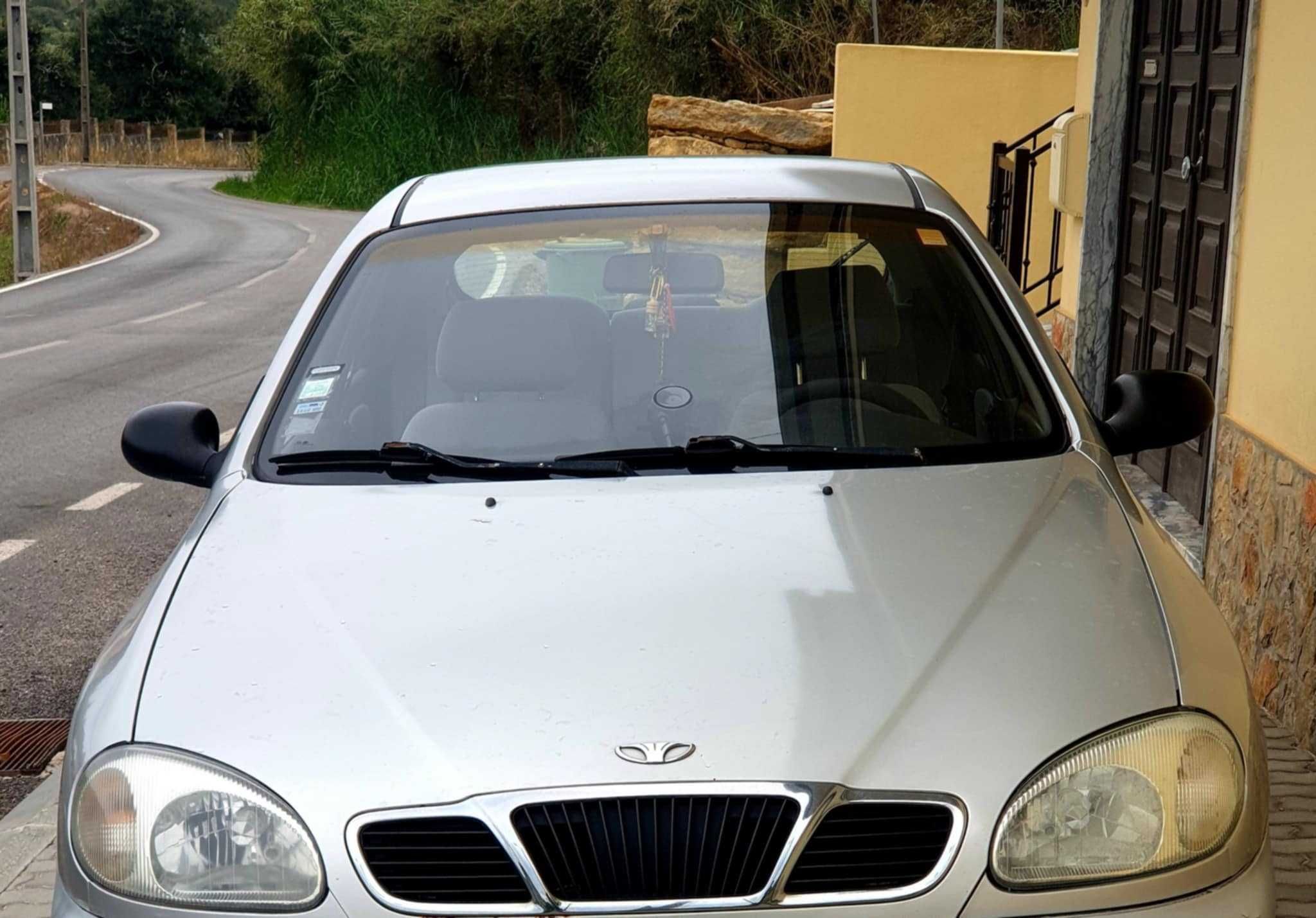 2000 DAEWOO LANOS 1.3 gasolina, hatchback 5 portas.(negociável)