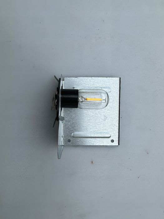 Oświetlenie wnętrza mikrofalówki BEKO MOC201103S