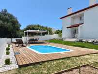 Moradia V3 nova isolada com piscina