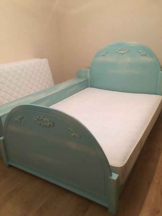 Meble drewnianie sypialnia pokój