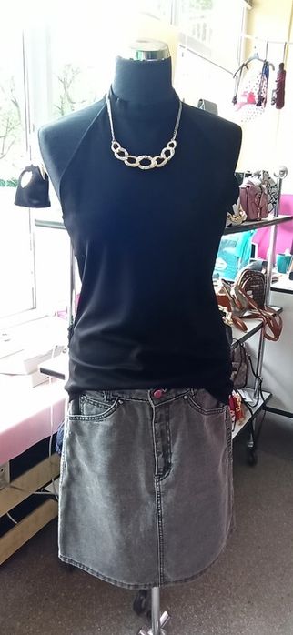 Czarny top typu halter H&M bluzka damska NOWA - sezon wiosna lato 2025