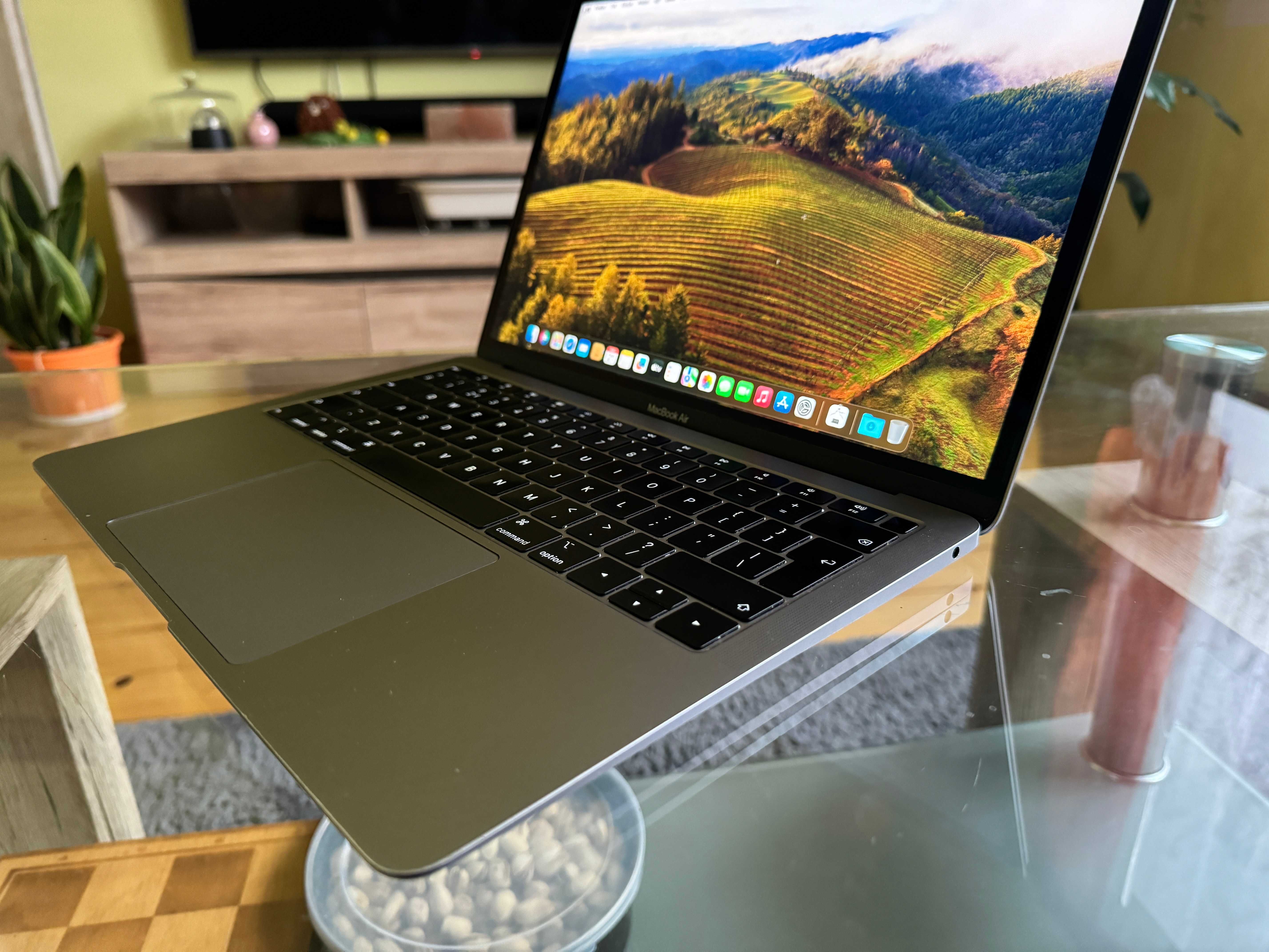 Macbook Air 2019 A1932 Intel I5/8GB ram/128GB SSD