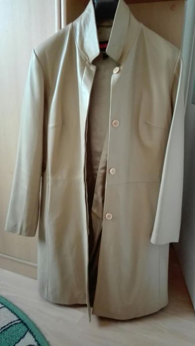 Płaszcz skórzany piękny kolor beżowy r. 40