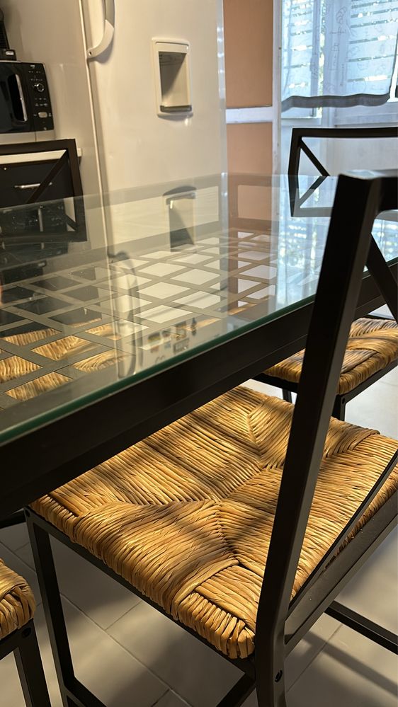 Mesa de jantar em otimo estado