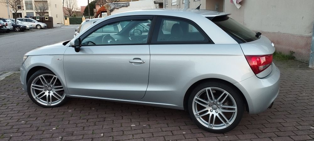 Audi A1 1.6 TDI 105 CV S-Line full extras