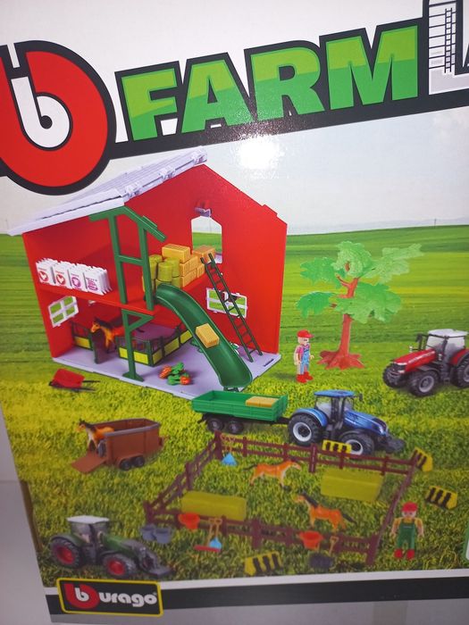 Bburago farma,stajnia dla koni + traktor