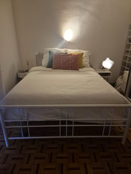 Cama de casal de ferro