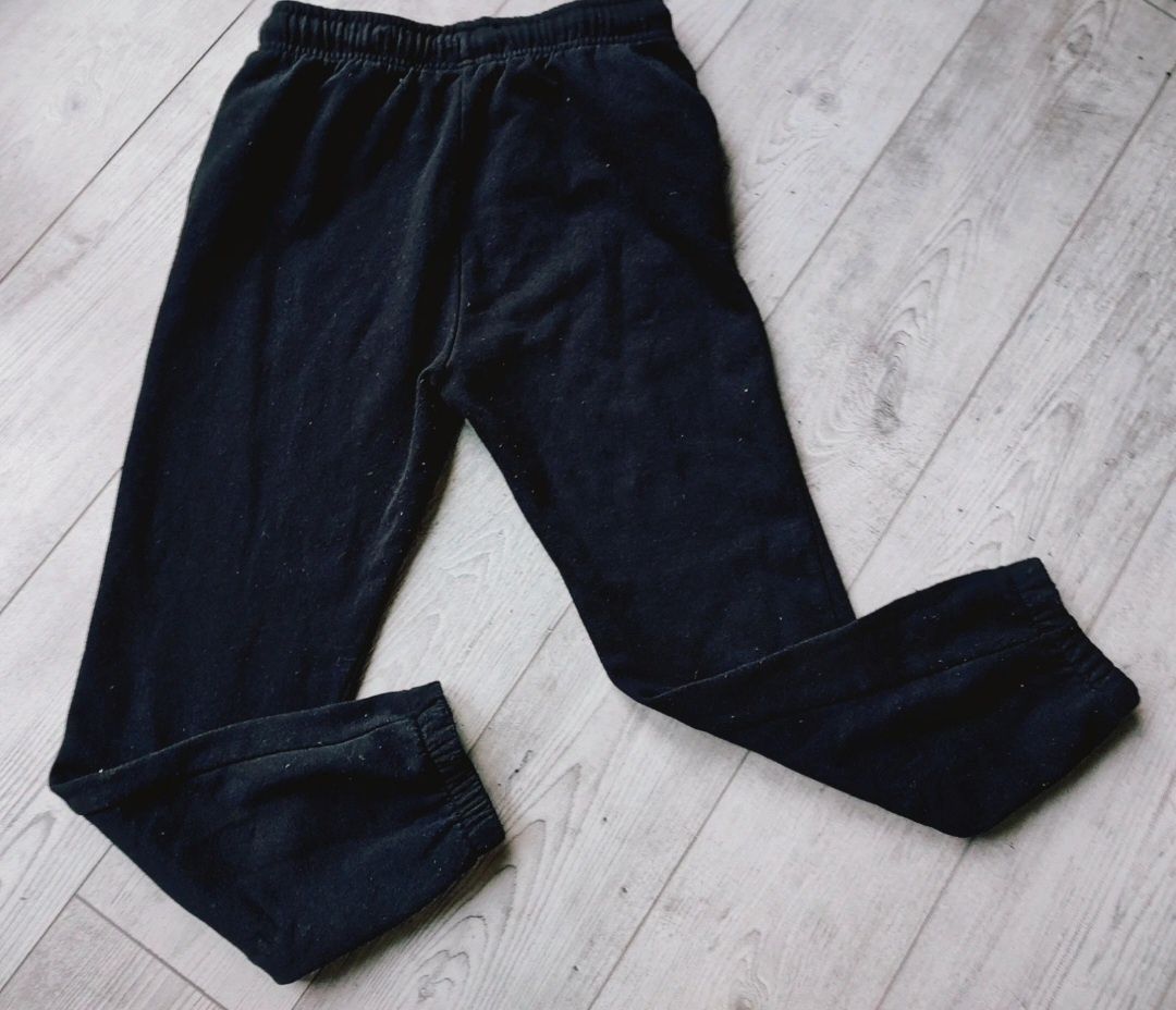 Spodnie dresowe, ciepłe, czarne f&f , 146/152cm
