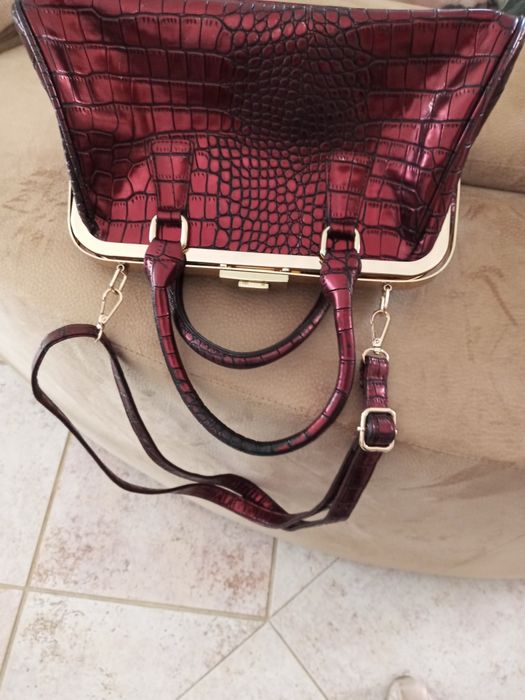 Vendo mala senhora