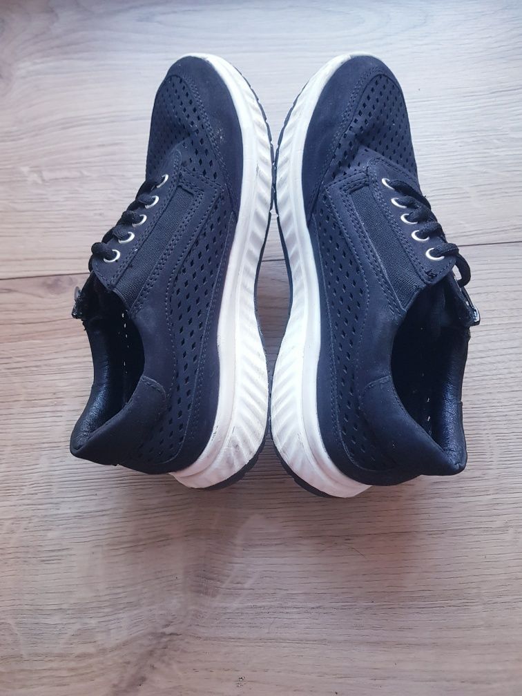 Buty sportowe damskie marki Gosoft rozmiar 37.