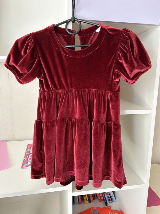 Платья Zara 3-4 года нарядное