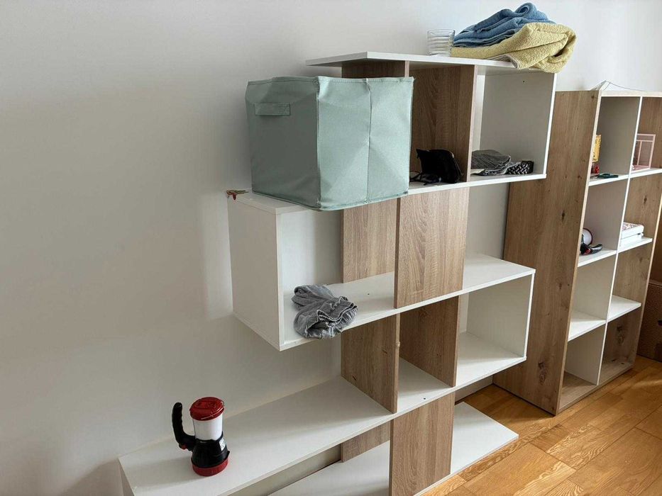 Estante em ziguezague