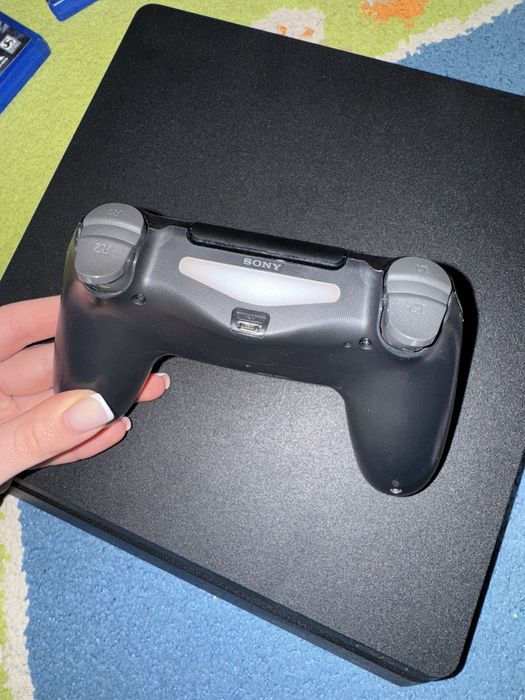 PS 4 , 872,8 GB ;SLIM