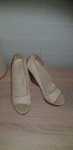 Buty na koturnie