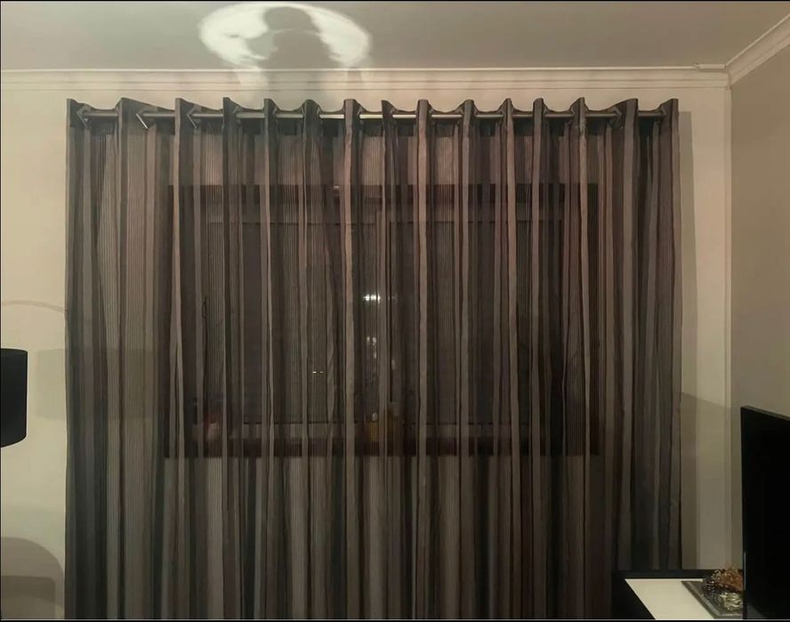 Cortinados como novos com ilhoses em inox - NOVO PREÇO