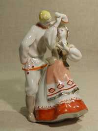 ОТБОРНАЯ статуэтка «Белорусский танец Лявониха» Дулево фарфор СССР