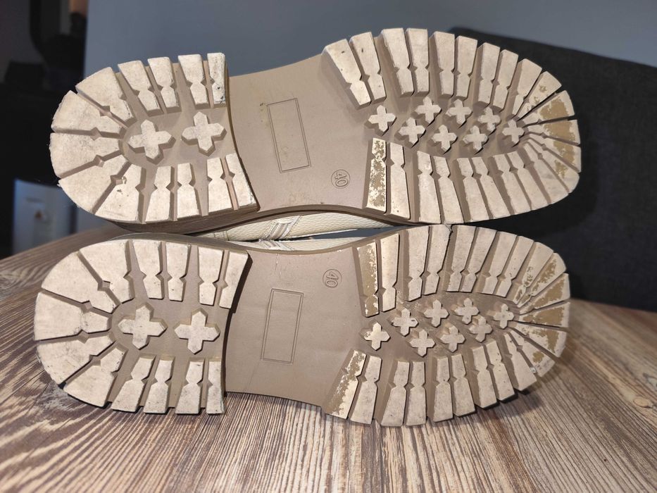 Bota de mulher - TAM 40