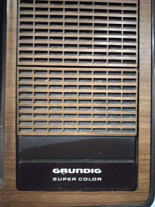 Televisão Vintage Grundig Super Color