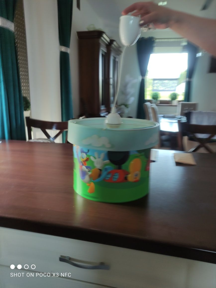 Lampa do pokoju dziecięcego