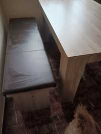 Stół i dwie ławki