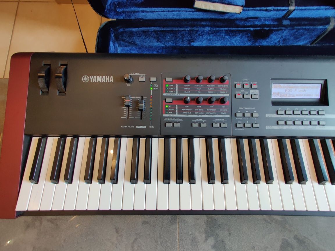 Syntezator Yamaha moxf8