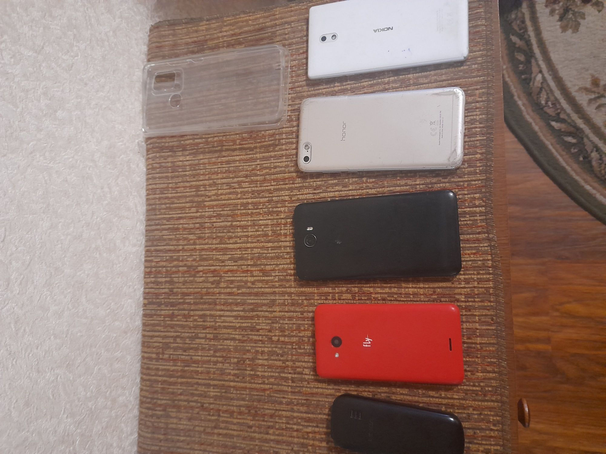 Продам телефони б/в
