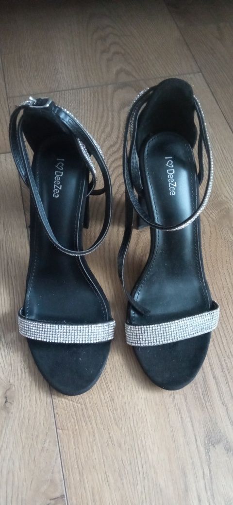 Buty na obcasie, sandały na obcasie-40zł