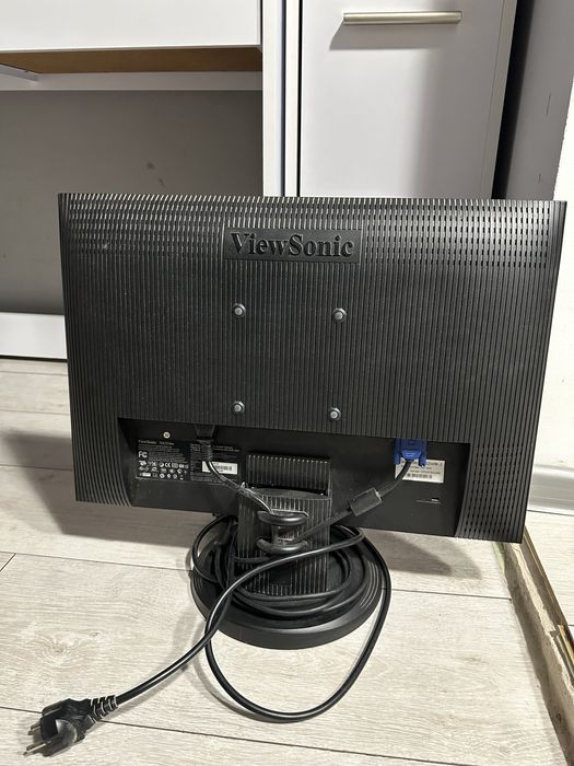 Монітор для компьютера і мишка