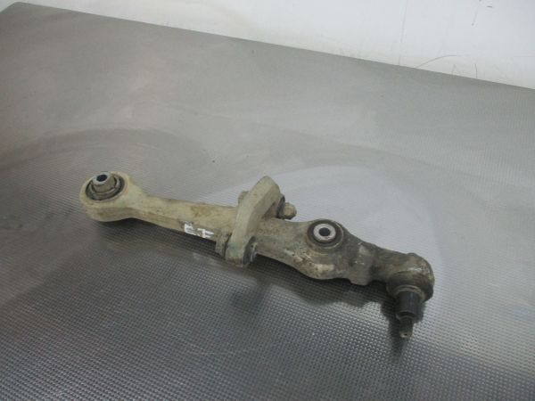 Braço de suspensão frente esquerdo VOLKSWAGEN Passat (3B3)