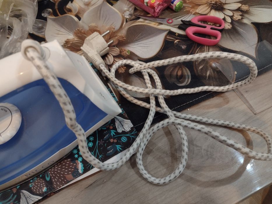 Zelazko sprawne Rocco