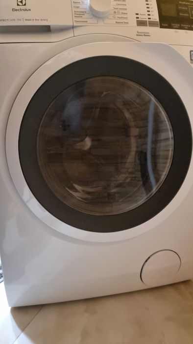 Прально-сушильна машина Electrolux
