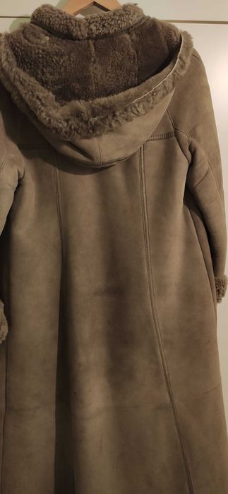 Kożuch damski z odpinanym kapturem