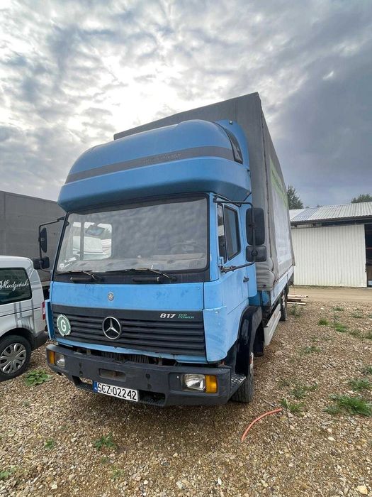 Samochód ciężarowy ze skrzynią Mercedes-Benz 817 D