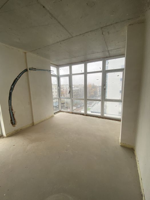 Продаж євро 3-х кімнатної квартири студії, з частковими роботами