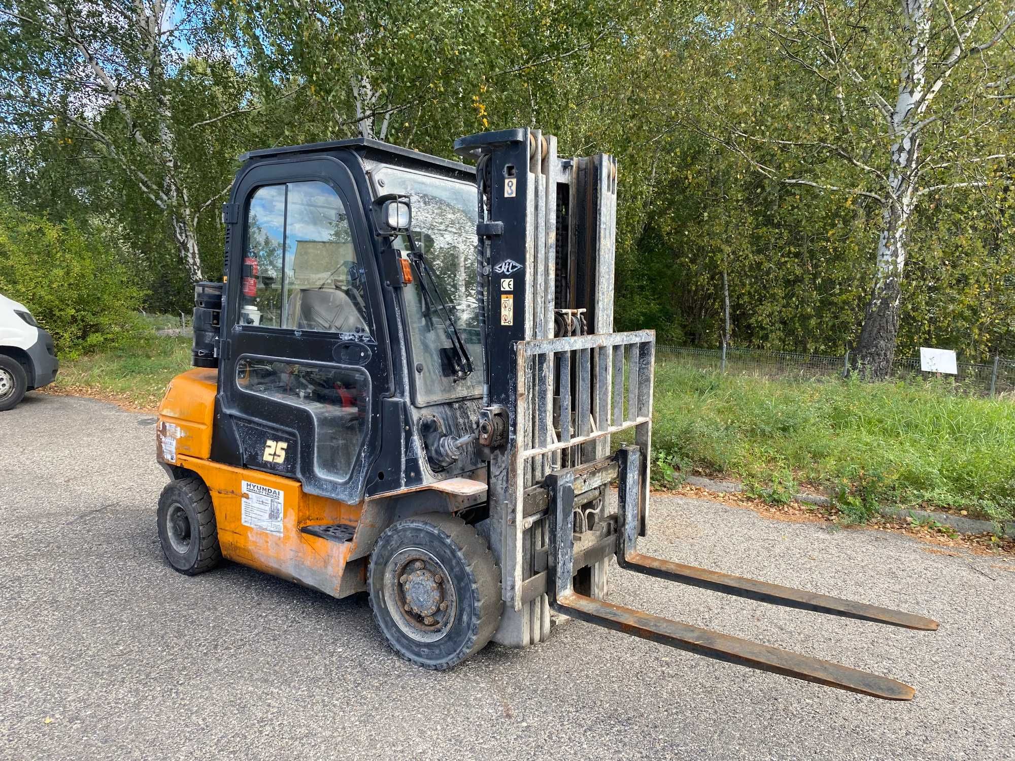 Wózek widłowy HANGCHA CPCD25N-RW56 diesel 2,5T. Triplex kabina YANMAR