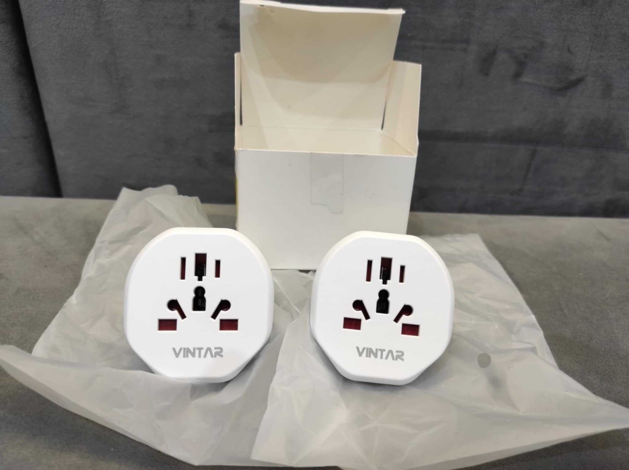 Uniwersalny adapter do gniazdka VINTAR 2 PC Wtyczka podróżna