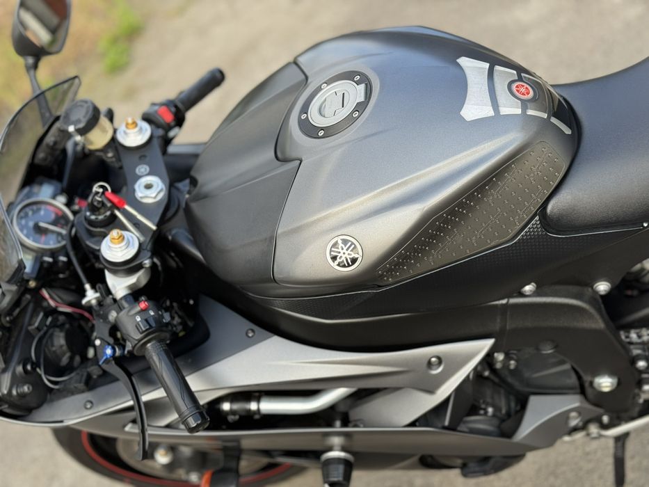 Японський мотоцикл ЯМАХА Р6 YAMAHA R6