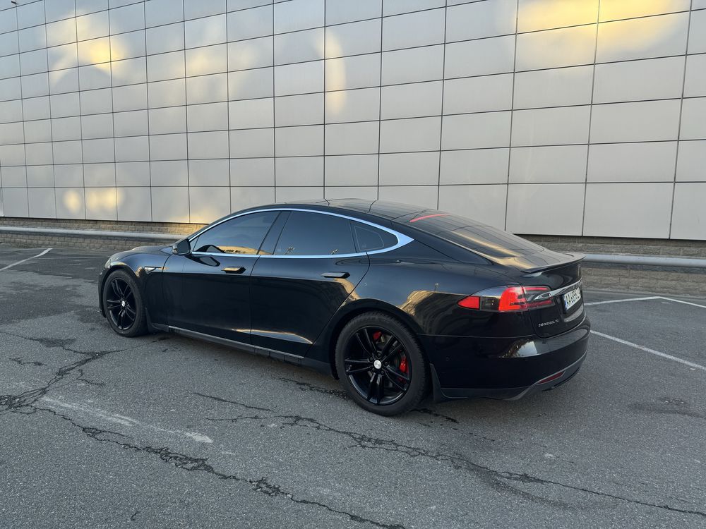 Tesla model S 2015 85kw Повний привід