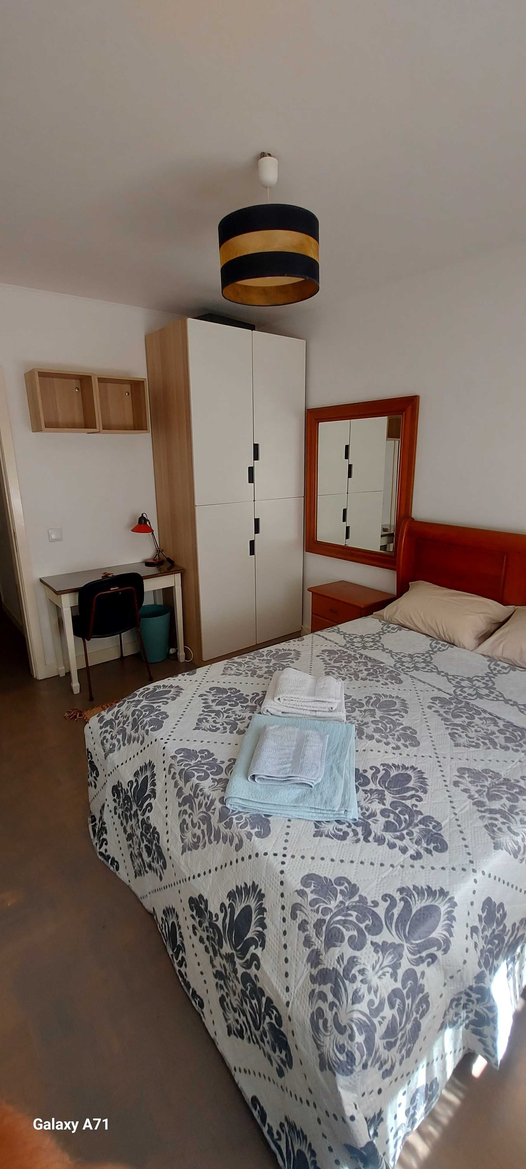 Quarto Monte da Caparica para Estudante (F)