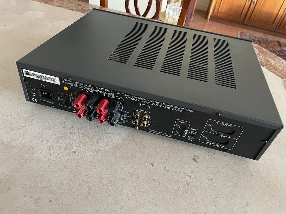 Arcam (FMJ) P25 power amp (para peças)