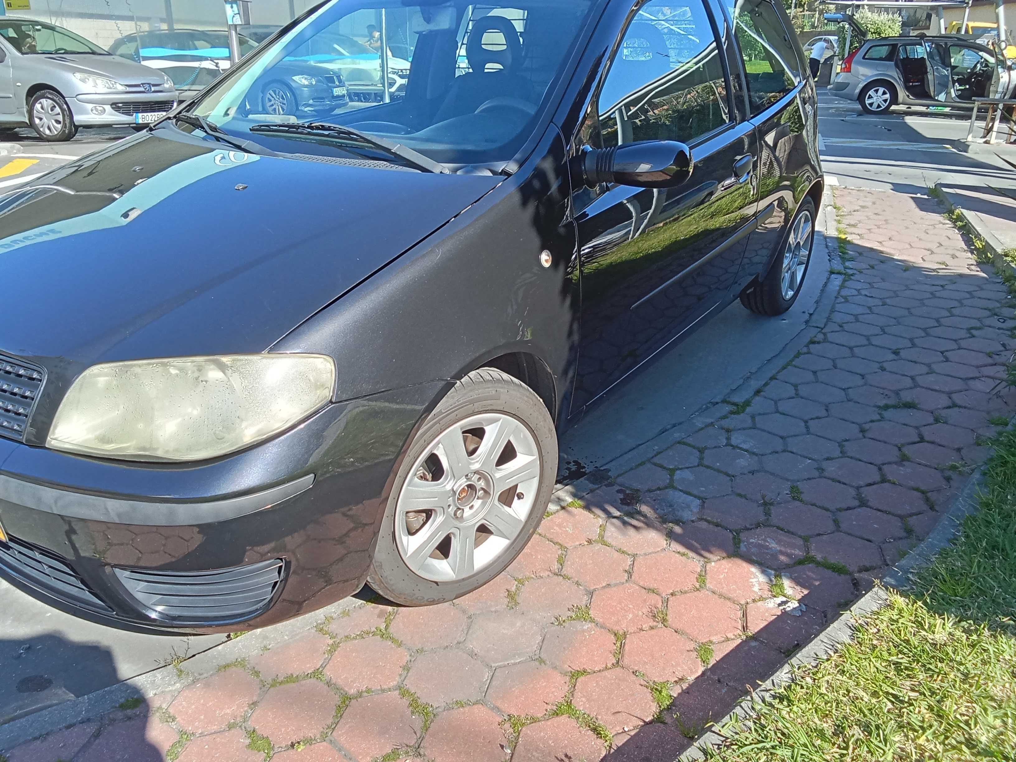 Fiat Punto 1.3 MultiJet versão Sport.